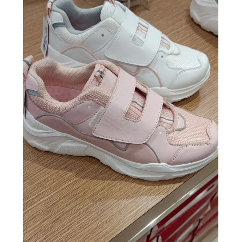 SEPATU SNEAKERS WANITA FLADEO