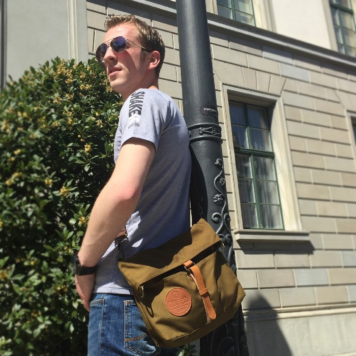 Navy Club Tas Selempang Travel USB Port Tahan Air Sling Bag Tas Pria T T0S1 TAS RANSEL NIKE Just