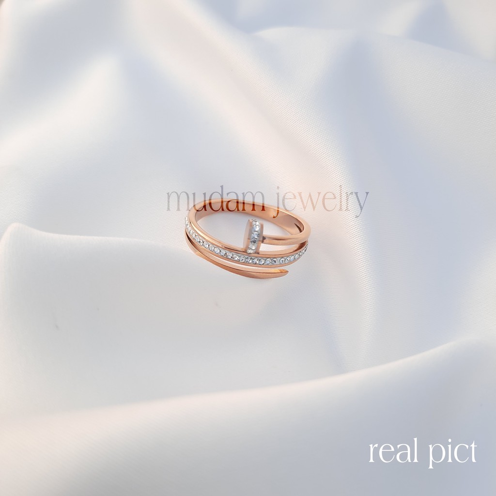 Cincin Titanium Model Paku Love Diamonds Artifisial Tersedia Warna Rosegold, Gold dan Silver