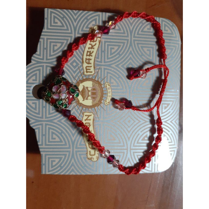 Gelang anyaman tali kur bandul enamel warna merah made in China