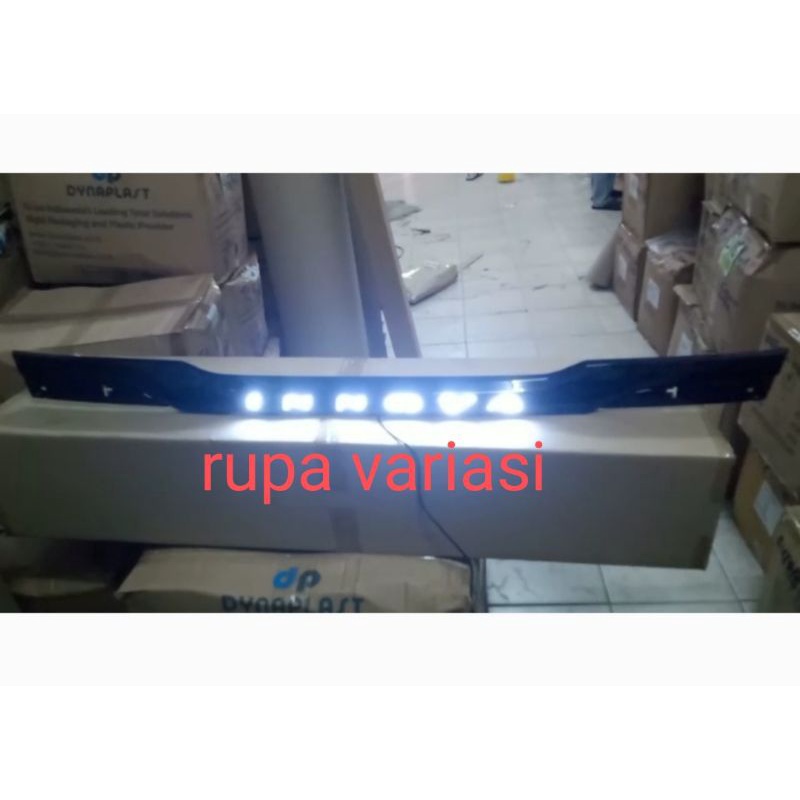 list lis pintu bagasi belakang trundlite toyota grand new innova inova lampu model ganti hitam