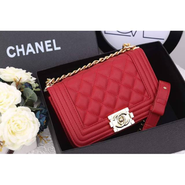 Chanel Jess Iskandar
Tipe Boy mini size Gold HDW
Include Box & Dustbag

Code : 6220#