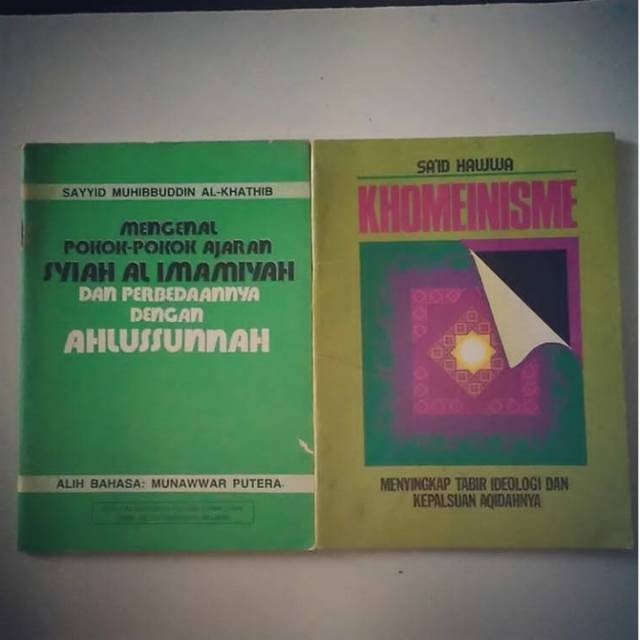 Paket 2 Buku Tentang Syiah :  Mengenal Pokok-Pokok Ajaran Syiah dan Khomeinisme
