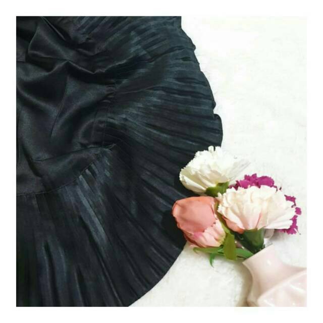 Hijab segiempat katun satin velvet handmade premium hitam