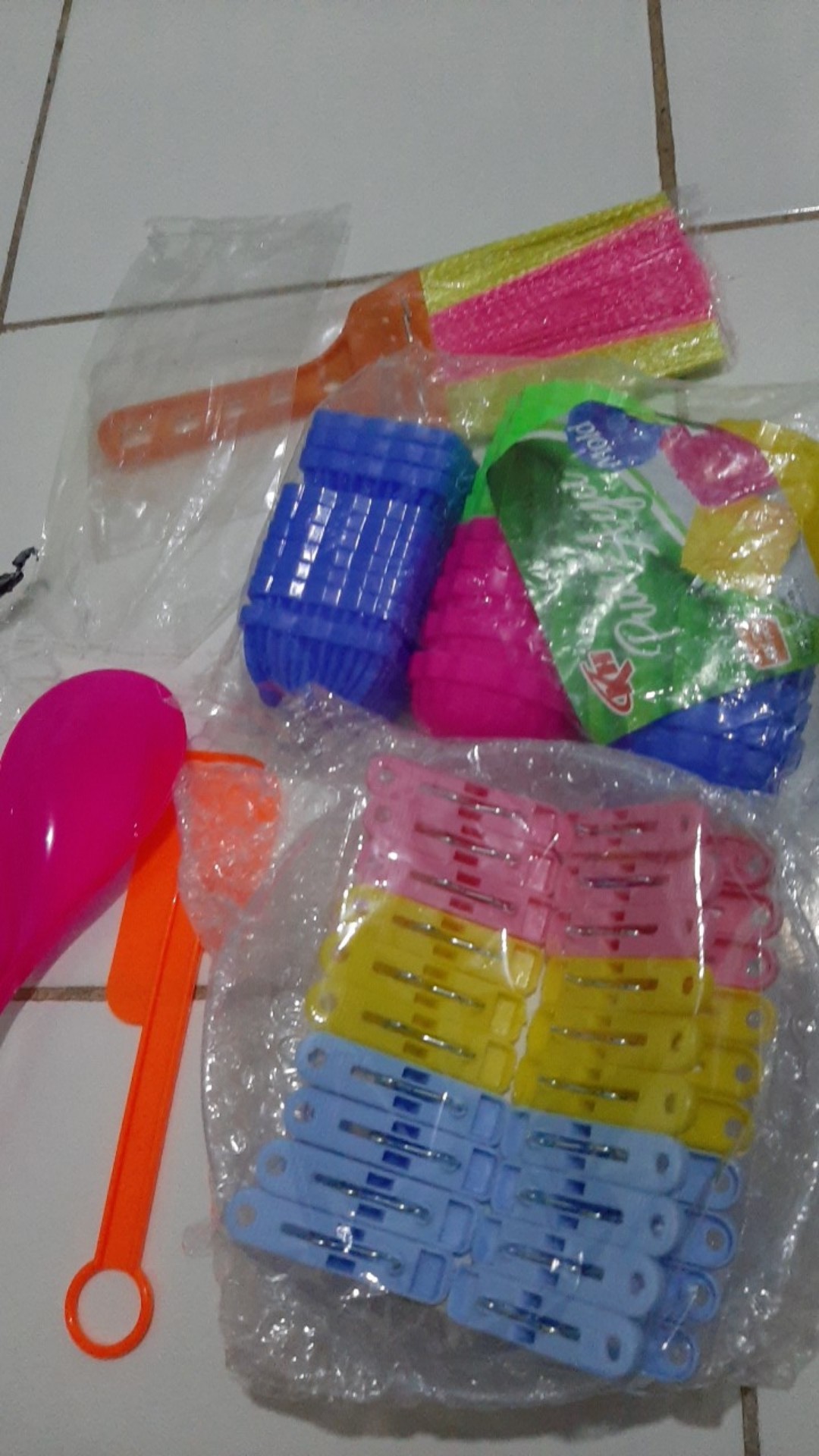 Jepitan Jemuran ( Harga 20 Pcs,.)