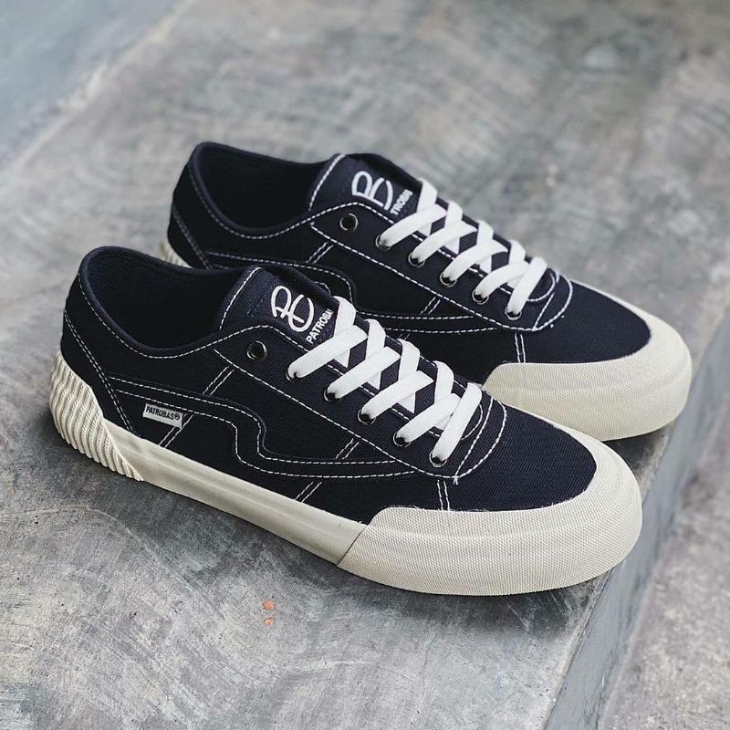 SEPATU KASUAL PATROBAS EQUIP BLACK WHITE HIGH AND LOW