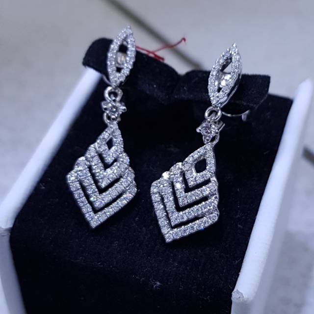 Anting emas berlian eropa asli dan natural