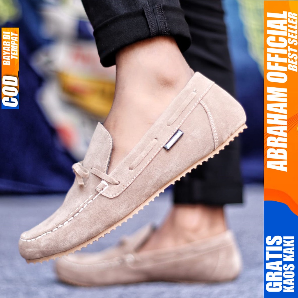 Sepatu Slip on Pria Santai Casual Formal Suede Kerja Kantor Kuliah Kondangan Hitam Keren Terbaru