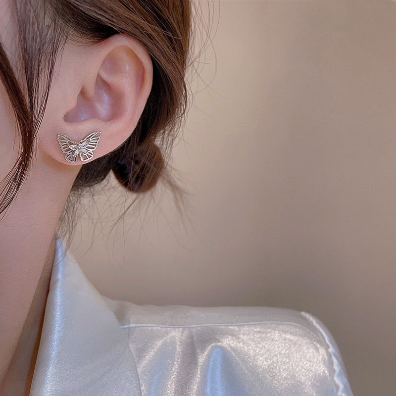 Anting Tusuk silver 925 Desain Kupu-Kupu Hollow Hias Zircon Untuk Wanita