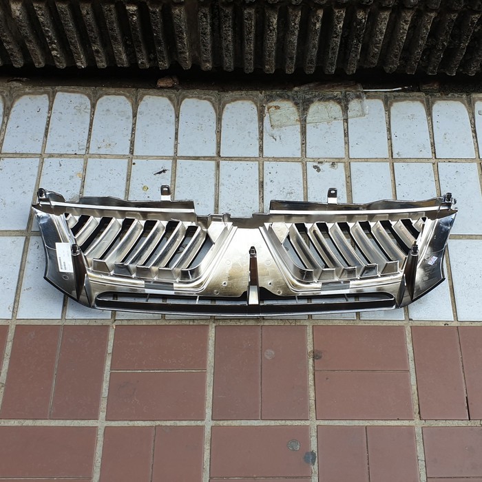 Grill Mitsubishi Strada L200