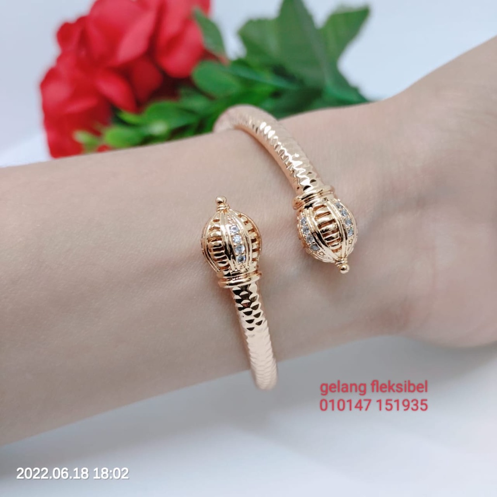 Gelang Tangan Fleksibel Bangle Wanita Titanium Xuping Perhiasan Aksesoris Fashion Lapis Emas Anti Karat