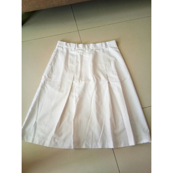 rok sekolah wanita bekas pakai