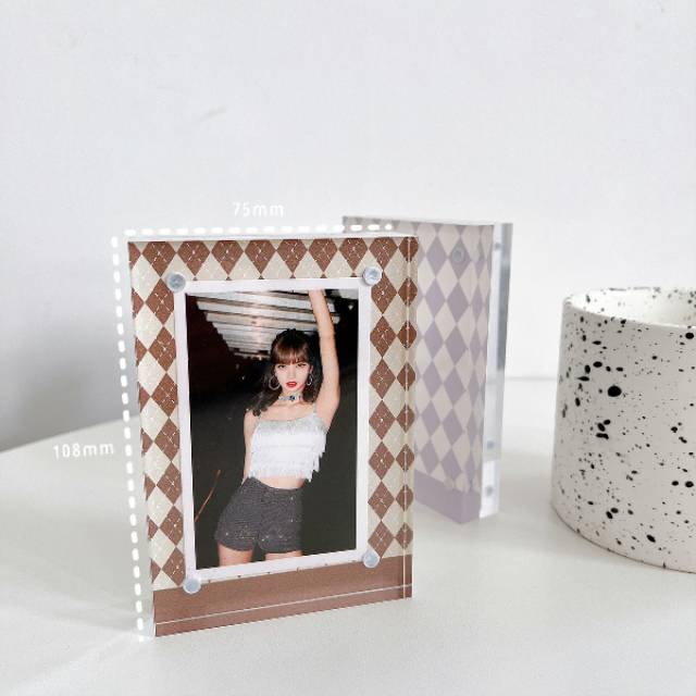 Jual Acrylic Photocard Frame Magnetic W Background - PC Holder Akrilik ...