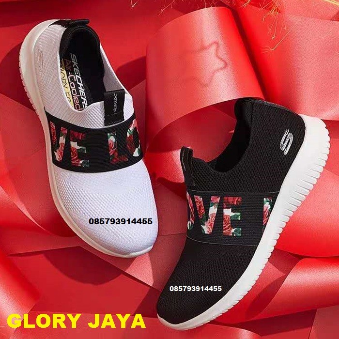 Skechers / Sepatu Wanita / Sepatu Slip On / Sepatu Skechers Wanita