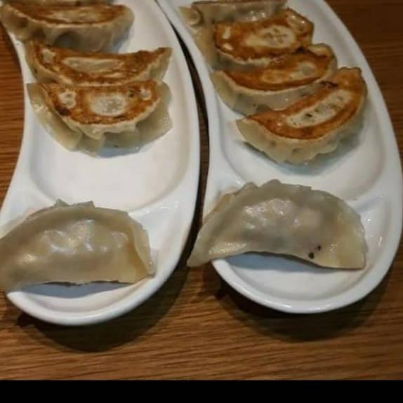 

【review】 Kulit Gyoza isi 20 pcs.diameter 10cm lembut halus,Lentur, tidak mudah sobek 100%halal