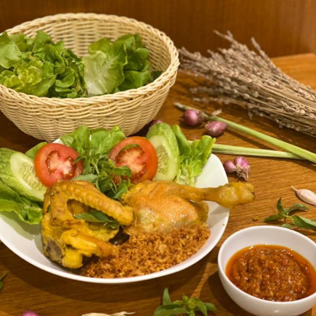 

ayam kremes pejantan 1 ekor ( ungkep)