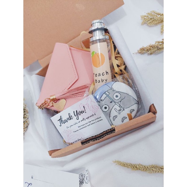 Hampers Dompet dan Parfum (Free Cermin) Kado Ulang Tahun Cewek Gift Box Imut