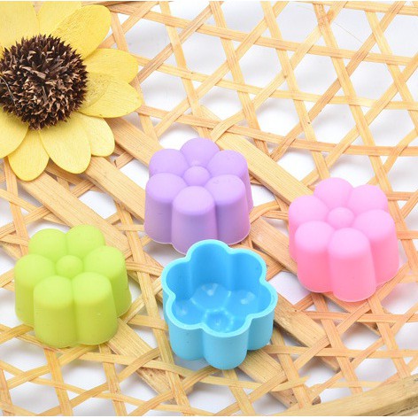 Cetakan Silikon Mini 5 cm untuk Cake Coklat Cookies Es Batu Pudding Muffin Kue Bunga 6 Kelopak