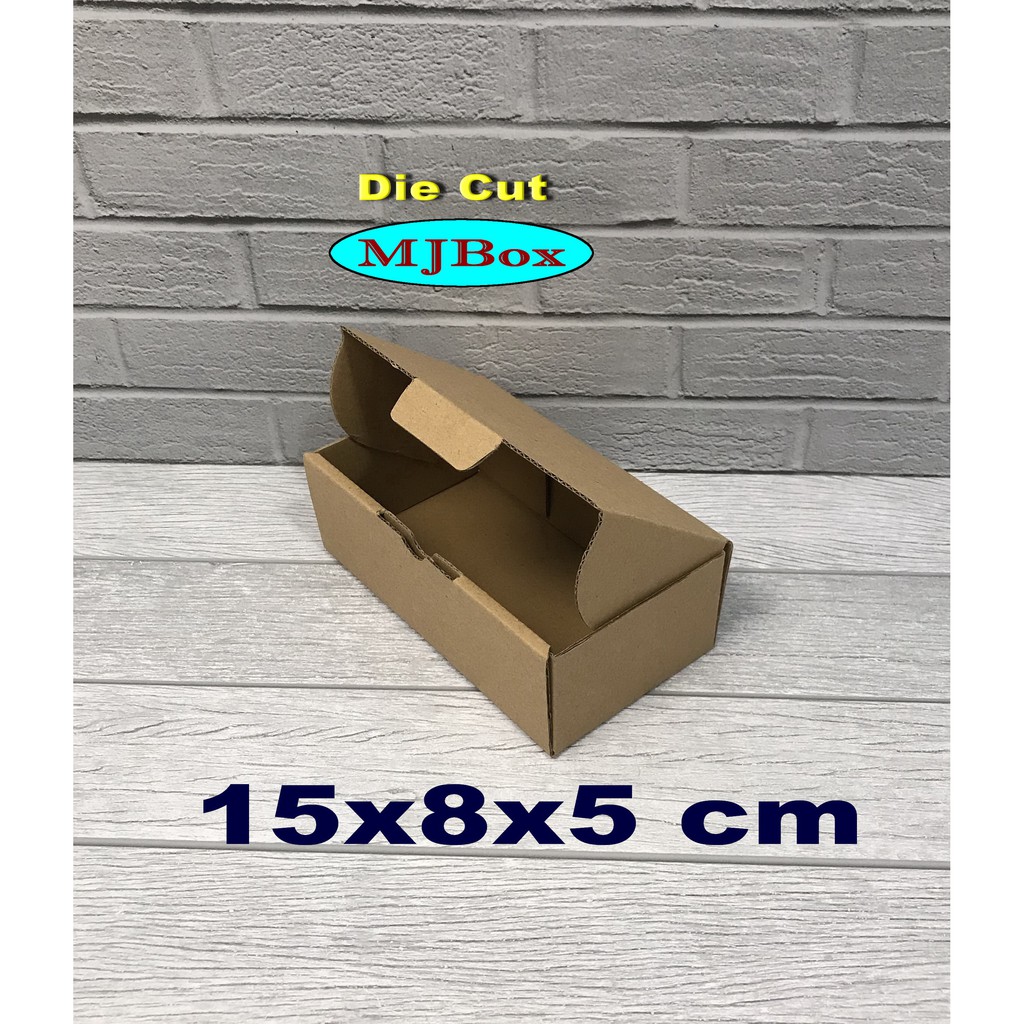 

Kardus 15 x 8 x 5 cm........ Die cut ( pembelian di atas 10 pcs harga lebih Murah )
