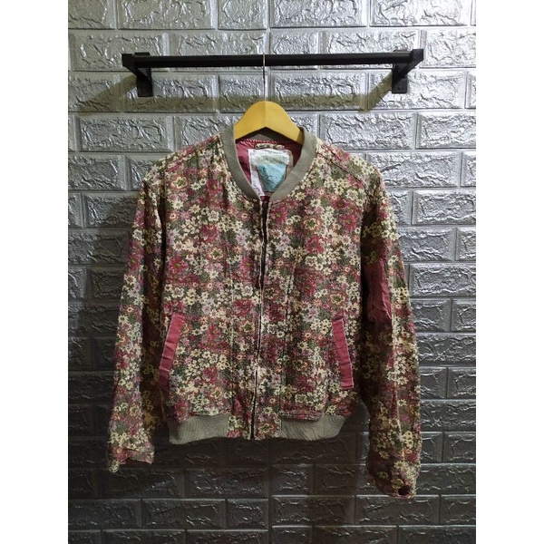 jaket bomber wanita size M over size crop second warna pudar
