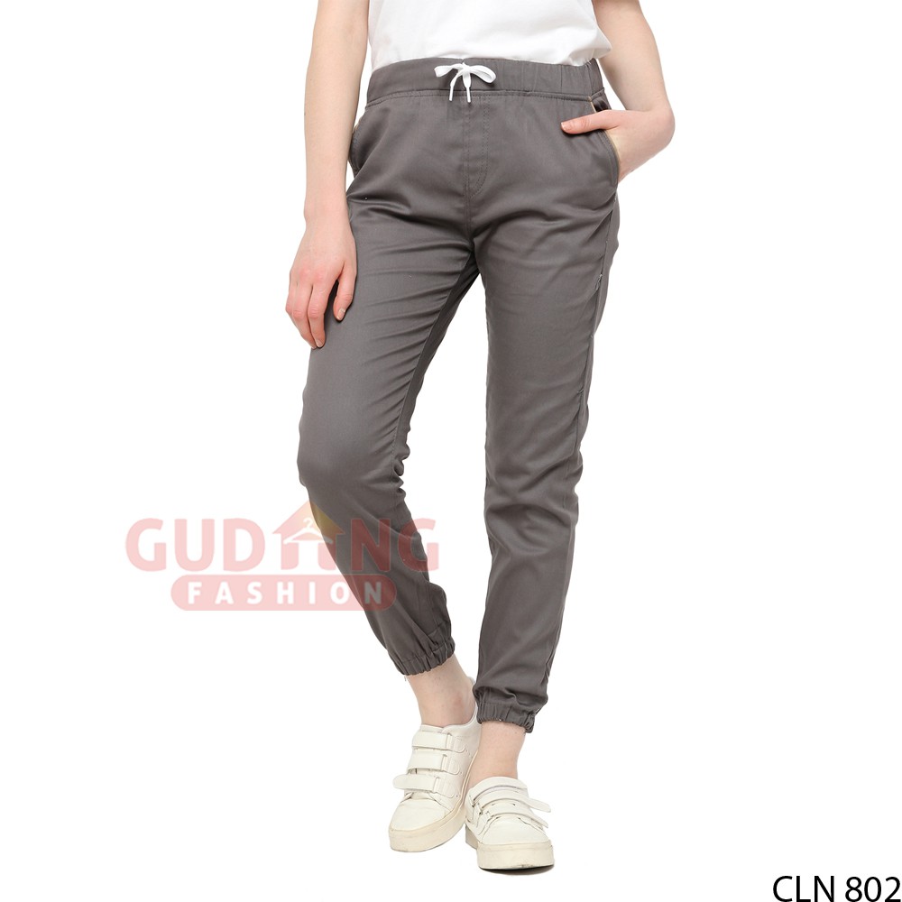 Celana Pendek Jogging Wanita - CLN 802