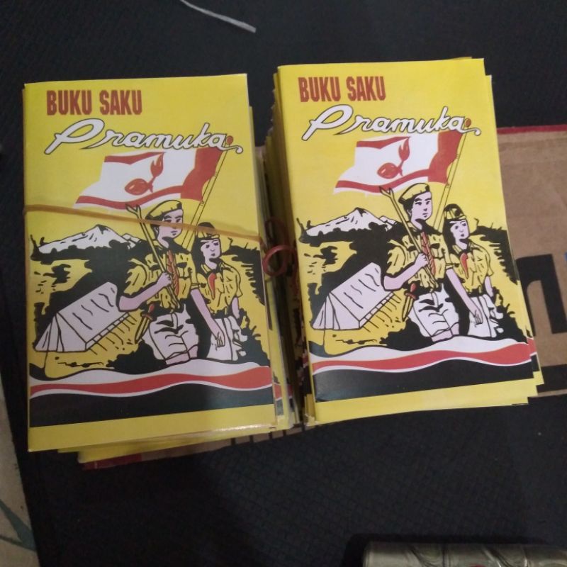 Buku saku Pramuka umum kuning