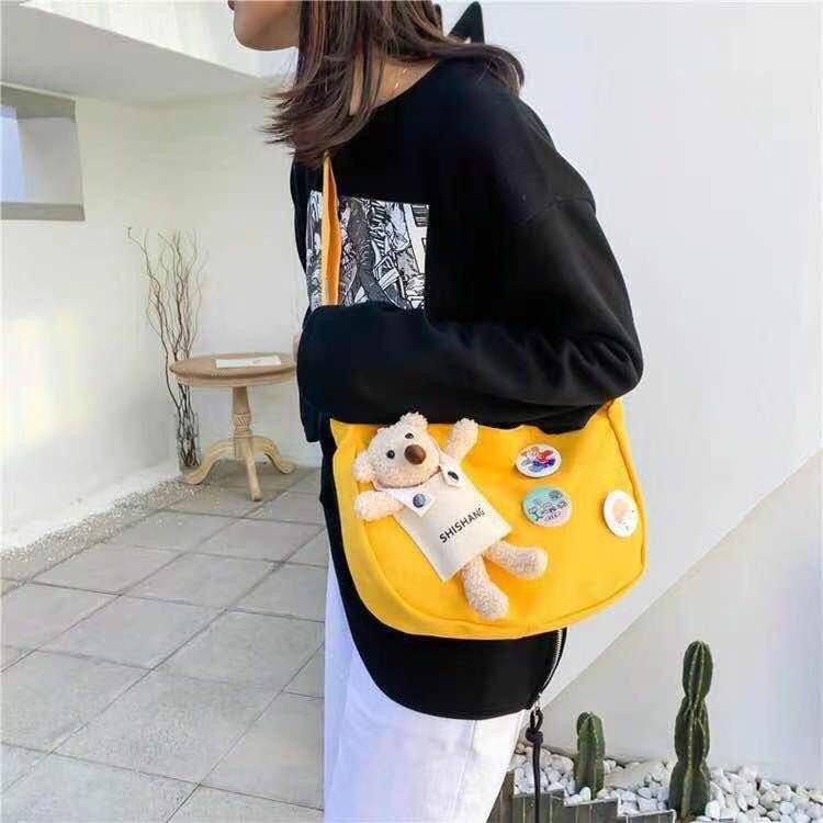 Tas Selempang Sling Messenger Bag Wanita Bahan Kanvas Boneka Bear Beruang dan Bros Lucu Janice