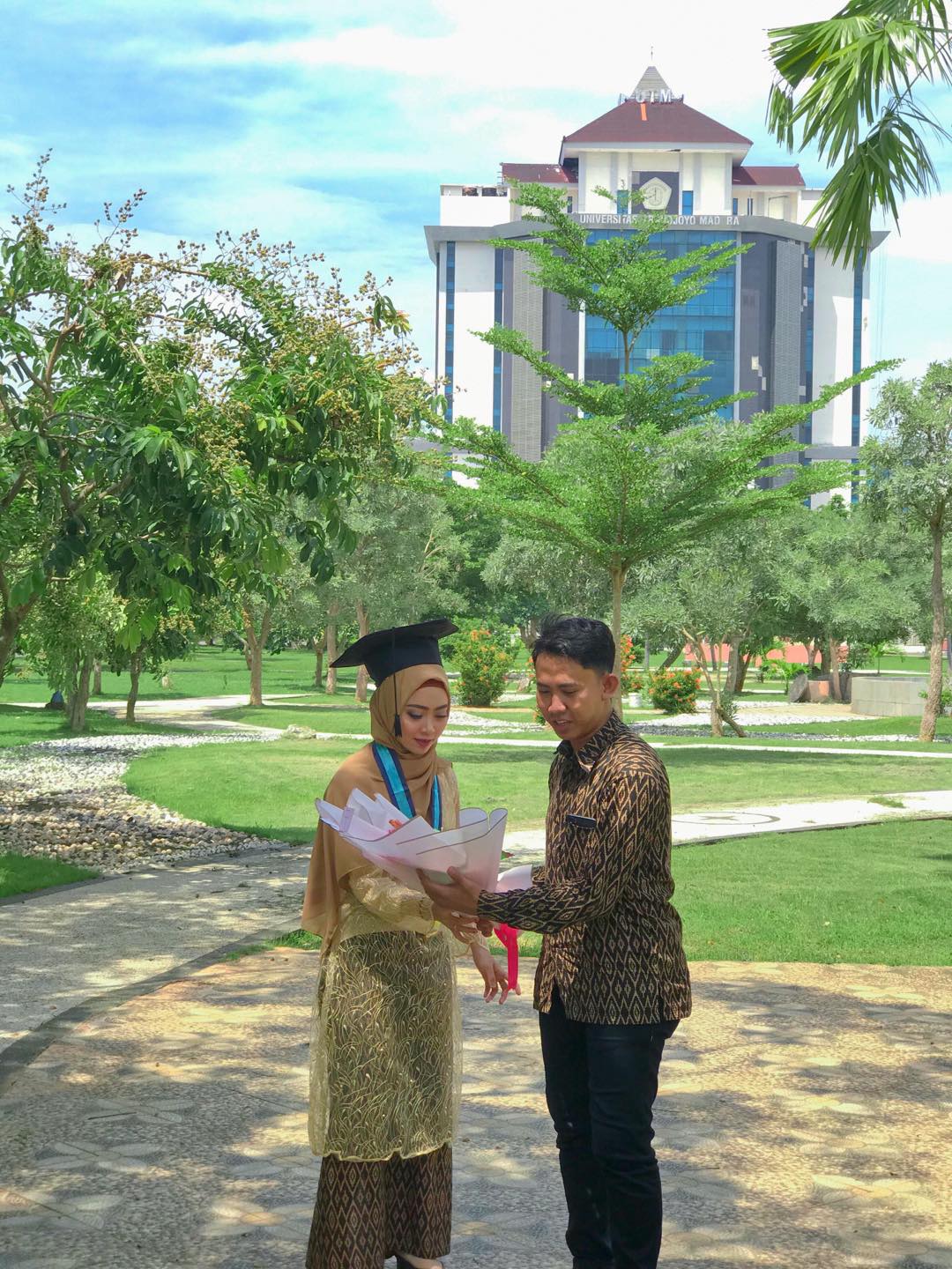 New Arrival - Batik Couple Allura Brukat Tille Mutiara Long Tunic