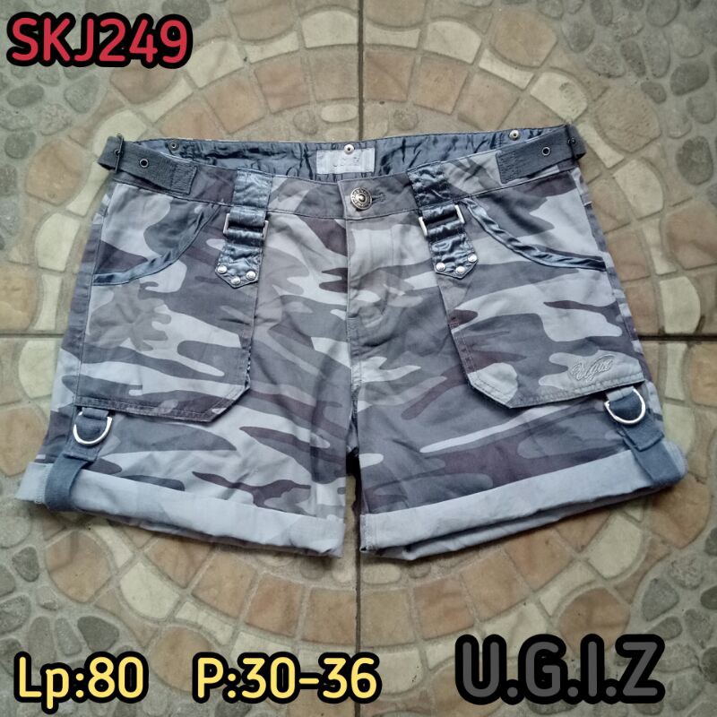 Celana pendek UGIZ SKJ249