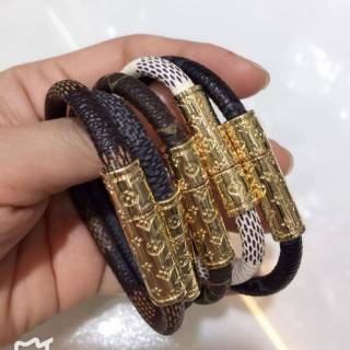  Gelang  kulit  Lv  import gelang  magnet lv  Branded import 