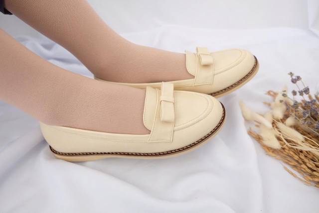 [SIAP KIRIM] BRShoes3 Krem Sepatu Kerja Casual Flat Wanita