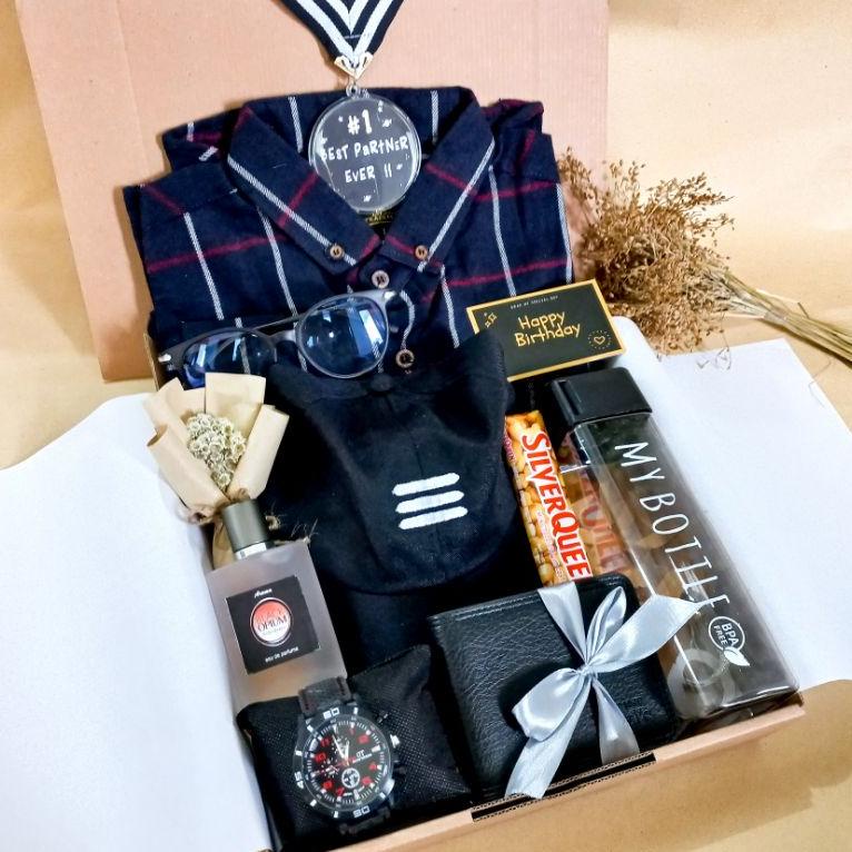 

ㅪ SPECIAL GIFT BOX HAMPERS COWOK PRASMANAN / Hampers kado ulang tahun cowok / Hampers Flanel / Kado wisuda / Hampers lebaran /Hampers custom / Gift Box Cowok Hits / Kado cowok murah / Kemeja flanel / Hampers Kemeja flanel cowok ⇦
