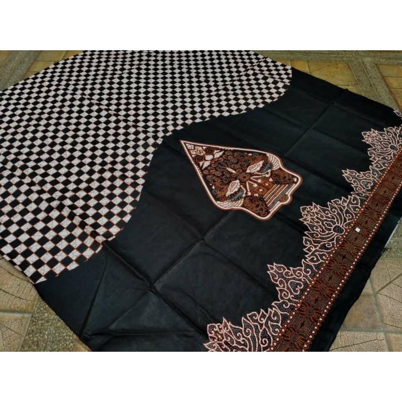 KAIN BATIK SOLO MOTIF GUNUNGAN WAYANG SERI B