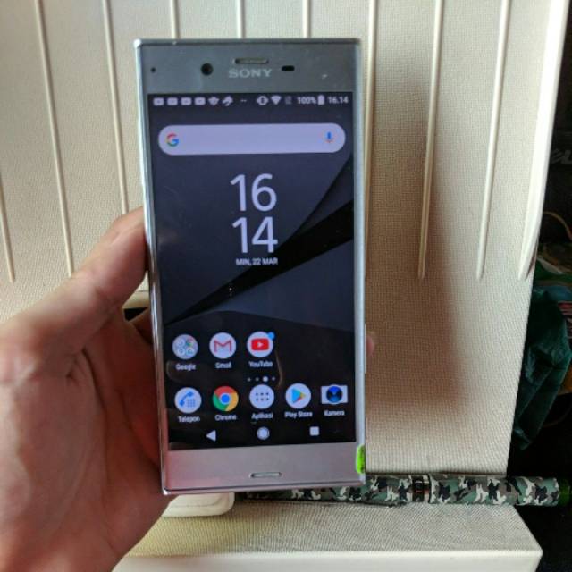 Sony experia xz . Au docomo