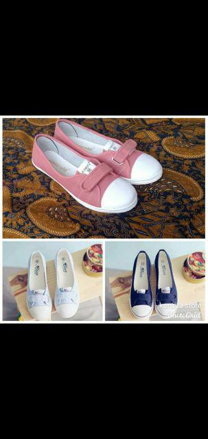 Wallpaper Dinding Sticker Dinding Motif Karakter Anak Doraemon Pantai Ukuran 45 Cm X 10 M Kode Gh032