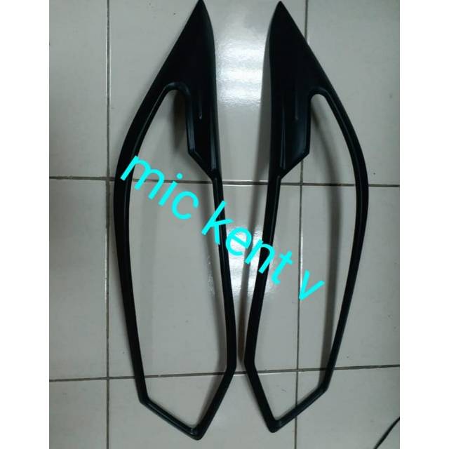 Cover lampu depan/ garnish depan hitam Honda HRV