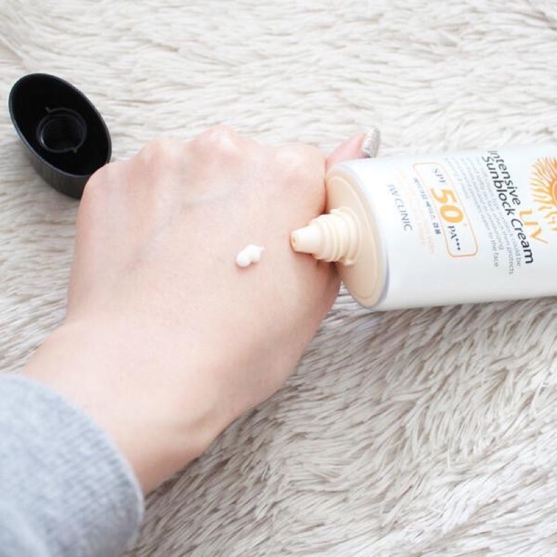 3W Clinic Sunscreen Intensive UV Sunblock Cream Sunscreen Korea Sun Block Collagen Vita Moist SPF 50+ PA+++ 70ml