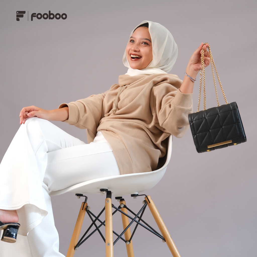 TAS SELEMPANG SLINGBAG EMBOS WANITA RANTAI