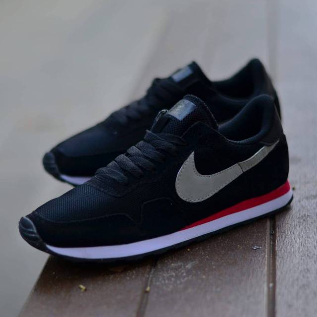 Larocking - Emperor Hitam Polos | Sepatu Sneakers Running Gym Shoes