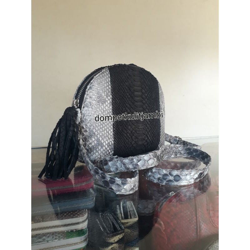 DOMPETKULITJAMBI Tas pouch oval kulit ular phyton original