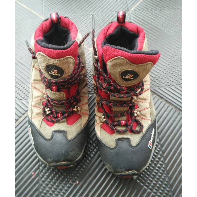 Sepatu gunung berghaus second