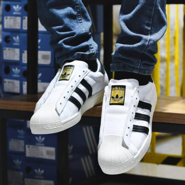 ADIDAS SUPERSTAR LACELESS