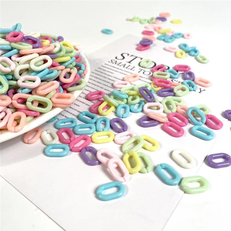 100pcs / Set Cincin Rantai Akrilik Warna Macaron Untuk Aksesoris Perhiasan DIY