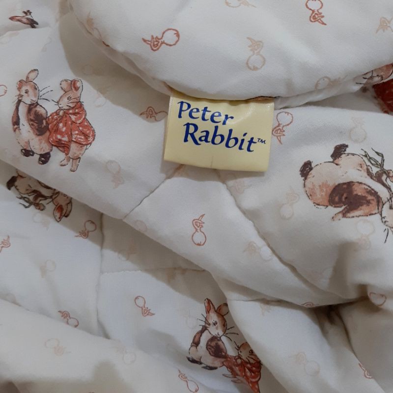selimut topi bayi peter rabbit
