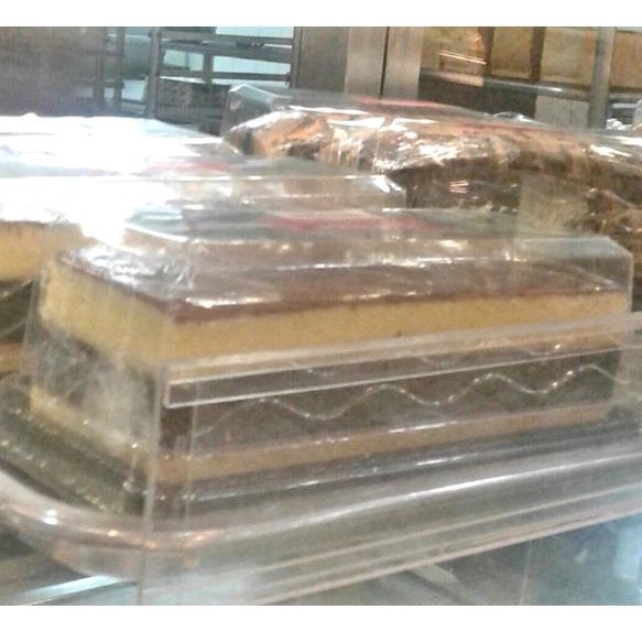 

Roti SUISSE hayam wuruk/Lapis surabaya besar(minimal pesan 10 roti campur sesama SUISSE)