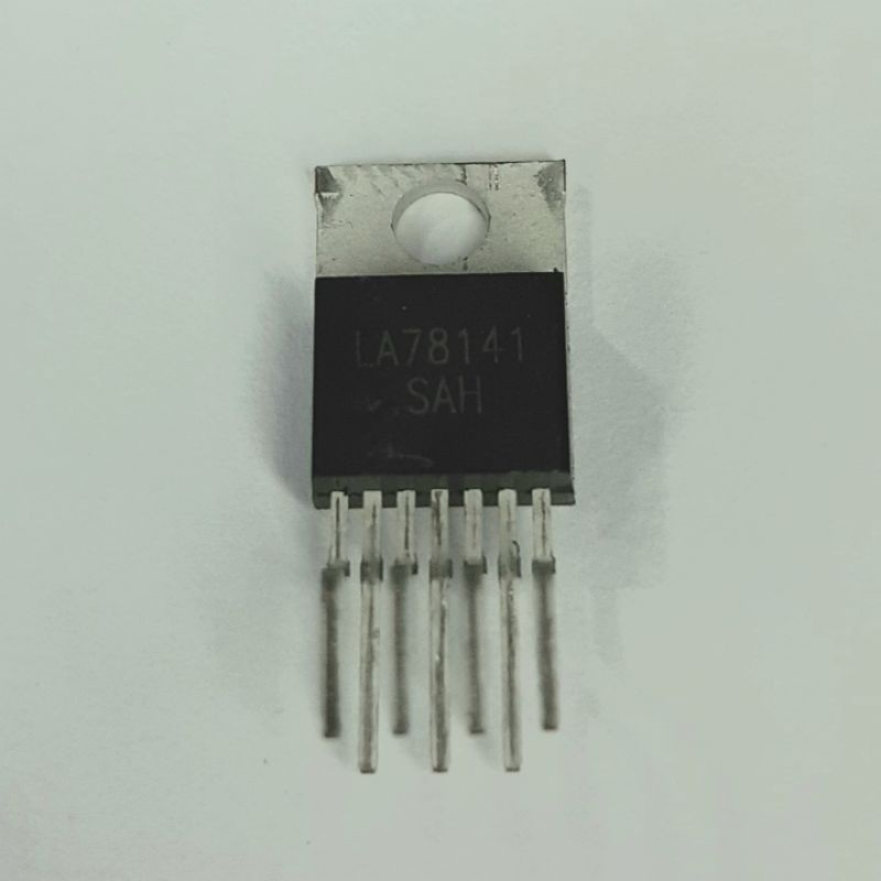 IC LA 78141