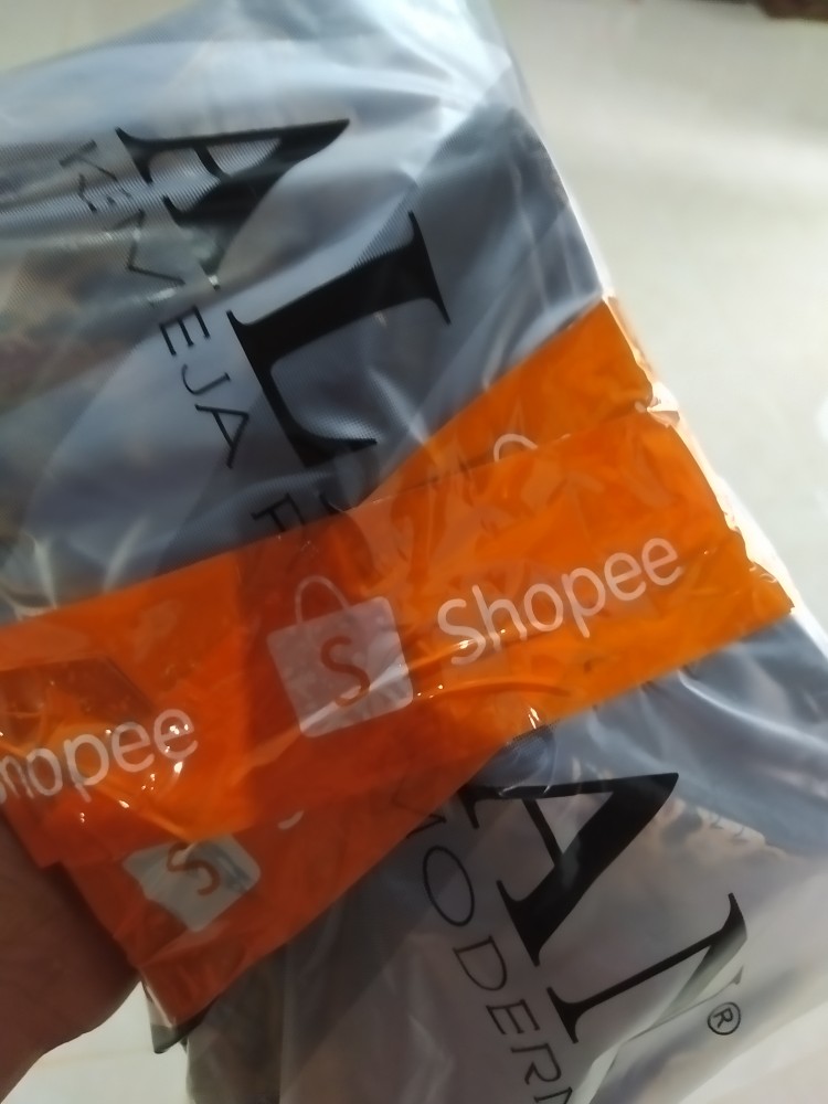 Batik Pria Lengan Panjang Slimfit Modern Batik Pria Lengan Panjang Slim Fit