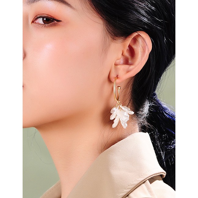 LRC Anting Tusuk Fashion Flower Earrings Zircon Red Acrylic Flower Earrings D44967