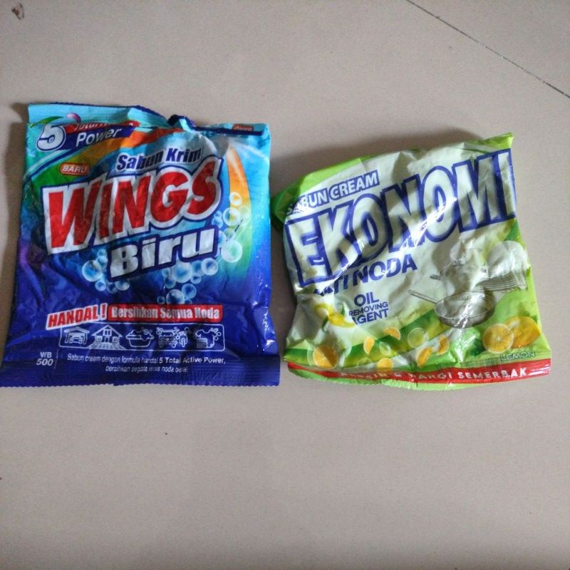 Wings biru /  ekonomi  WB 500