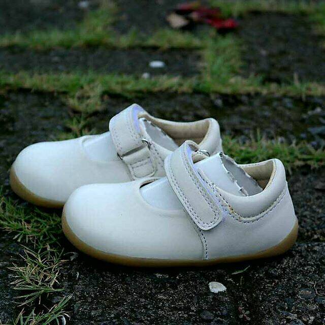Sepatu bayi nyaman ergonomis brand eropa